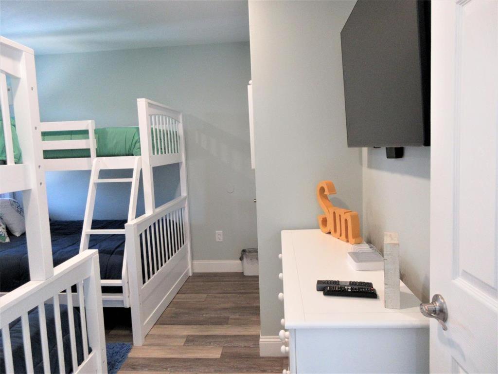 2 Bedroom Condo Totally Renovated On Ocean Block In Ship Bottom エクステリア 写真